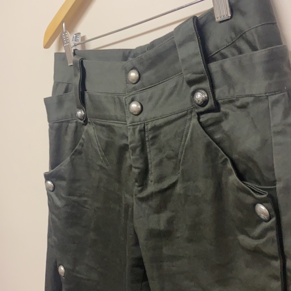 Moussy quality army green shorts with pockets - Picture 2 of 14